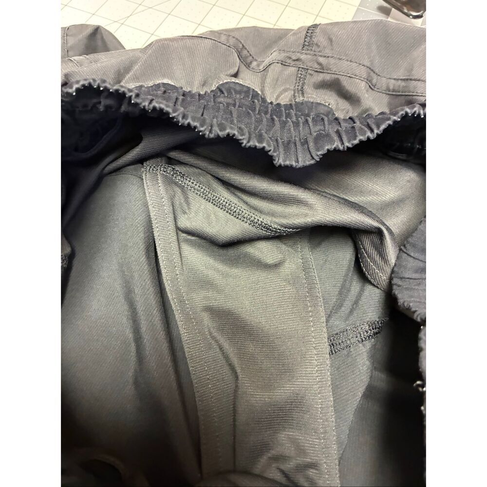 Lululemon Track That High Rise Shorts in Black Size 6 - Picture 7 of 9